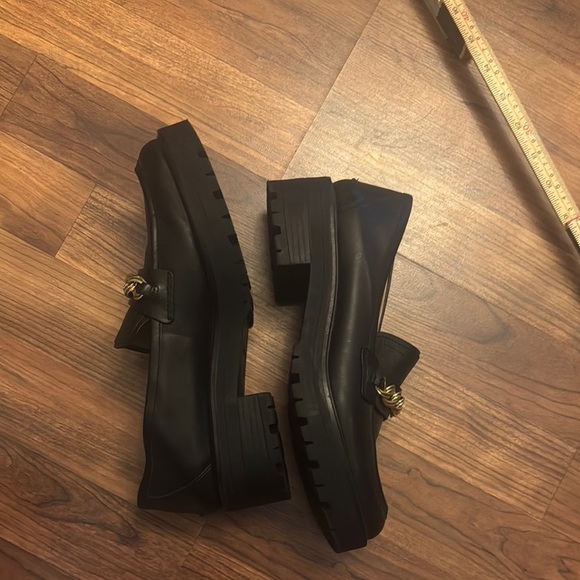 Sam Edelman Black Loafers with Gold Chain - Picture 7 of 7